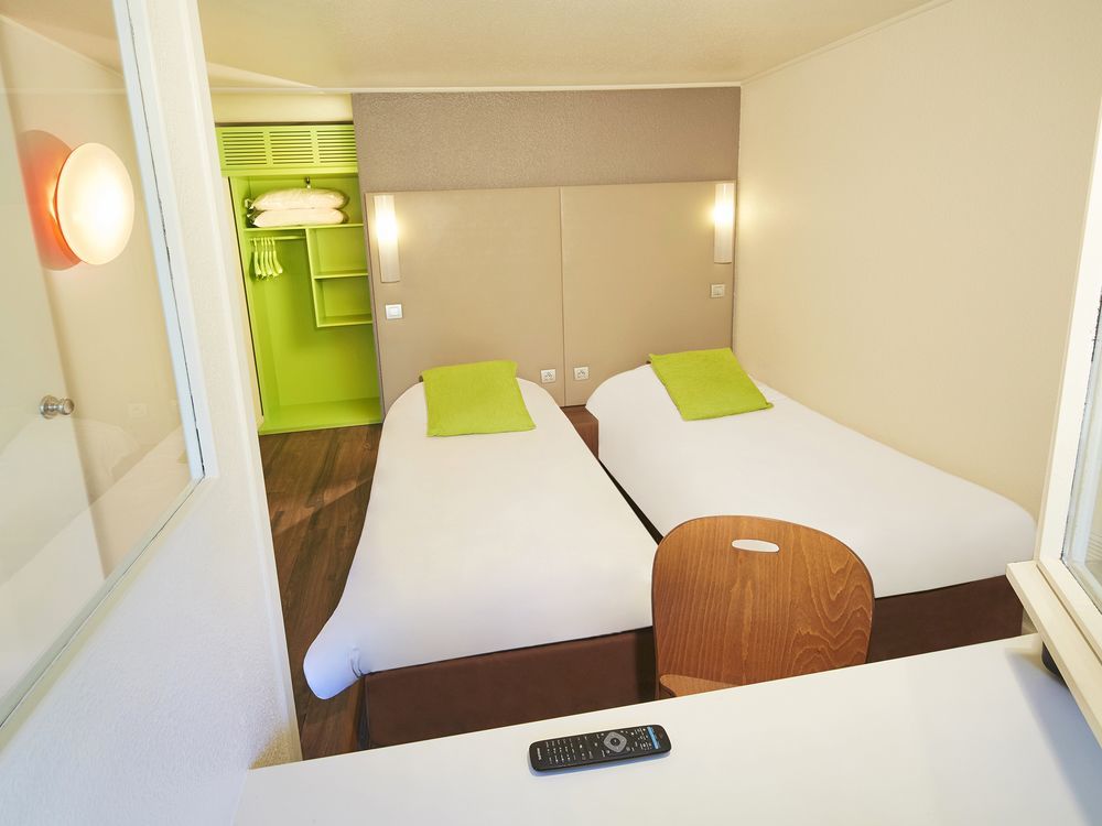 ก็องปานีล ออร์ลีน ซุด ลา ซูร์ซ Hotel ออร์เลออง ภายนอก รูปภาพ